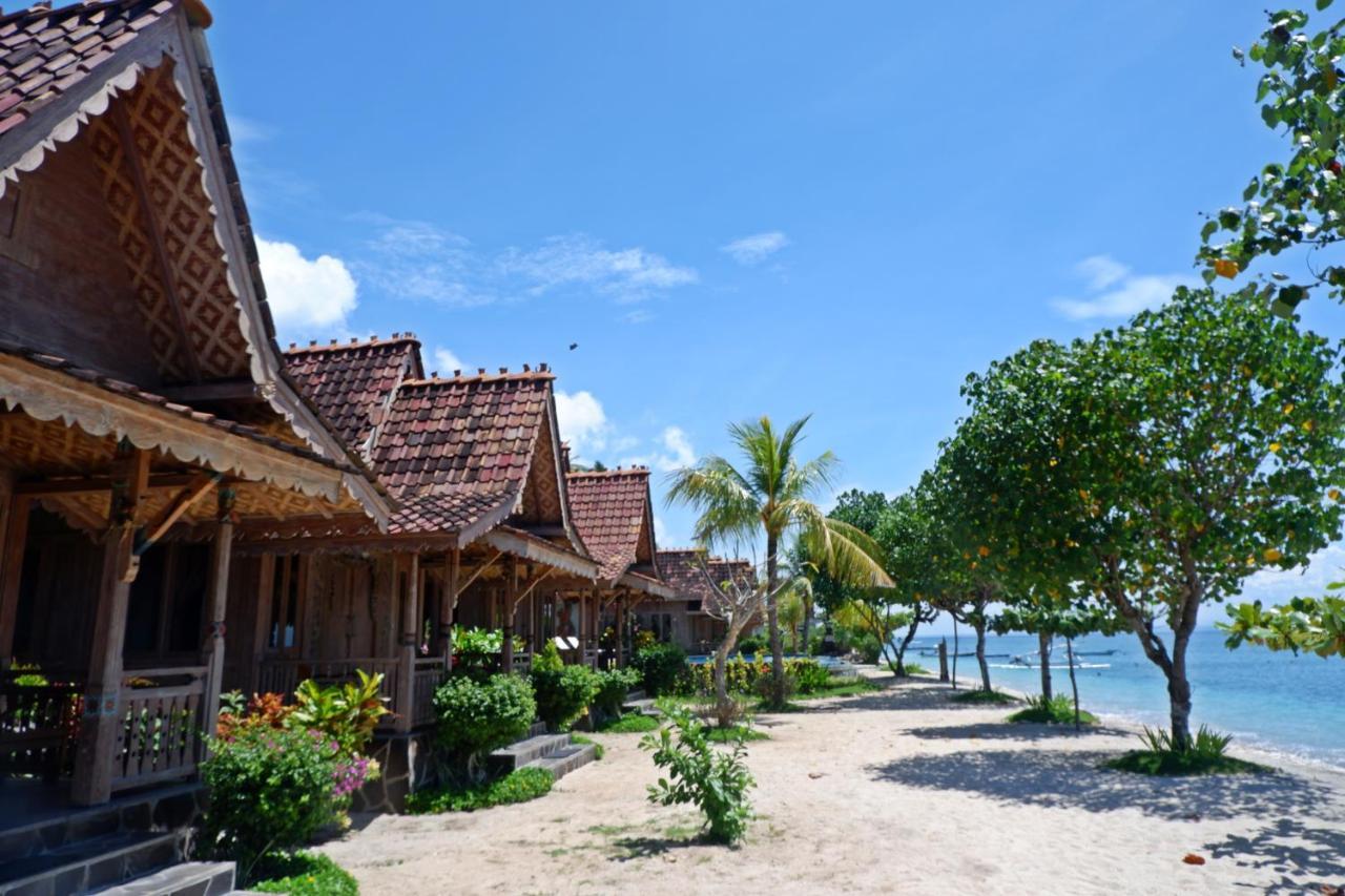 Blue Harbor Beachfront Villas & Resto Toyapakeh Exterior foto